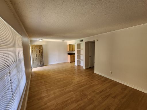 Kensington Court B1- 2 bedroom, 1 bath – photo 1