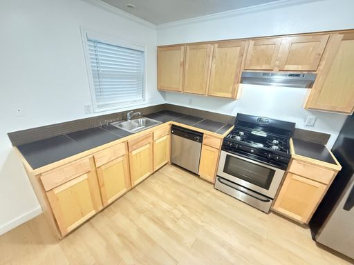 Penthouse B4- 2 bedroom, 2 bath – photo 1