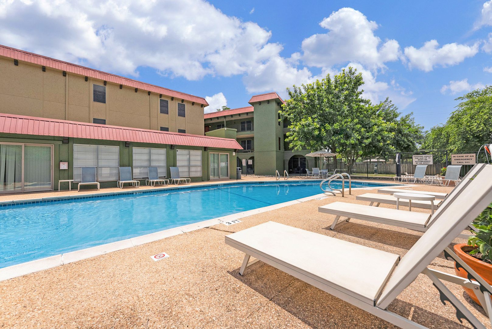 Austin Apartment: 2207 Lawnmont