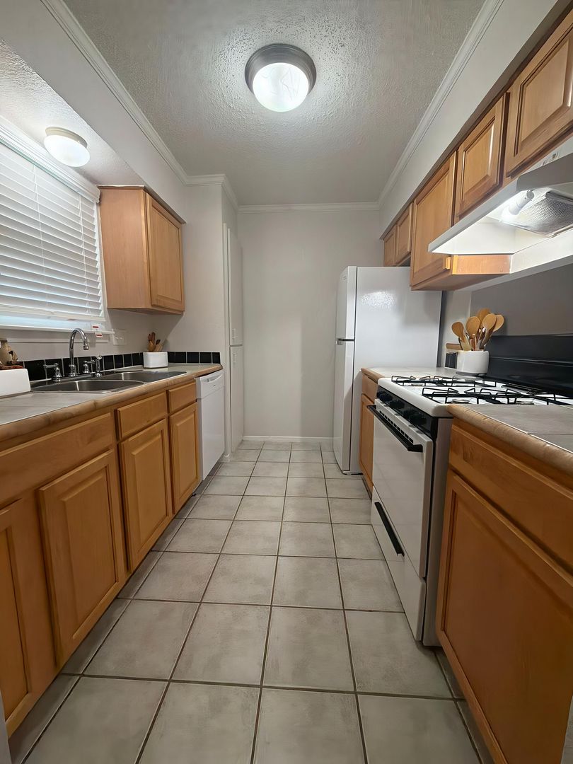 Austin Apartment: 2601 Penny Ln