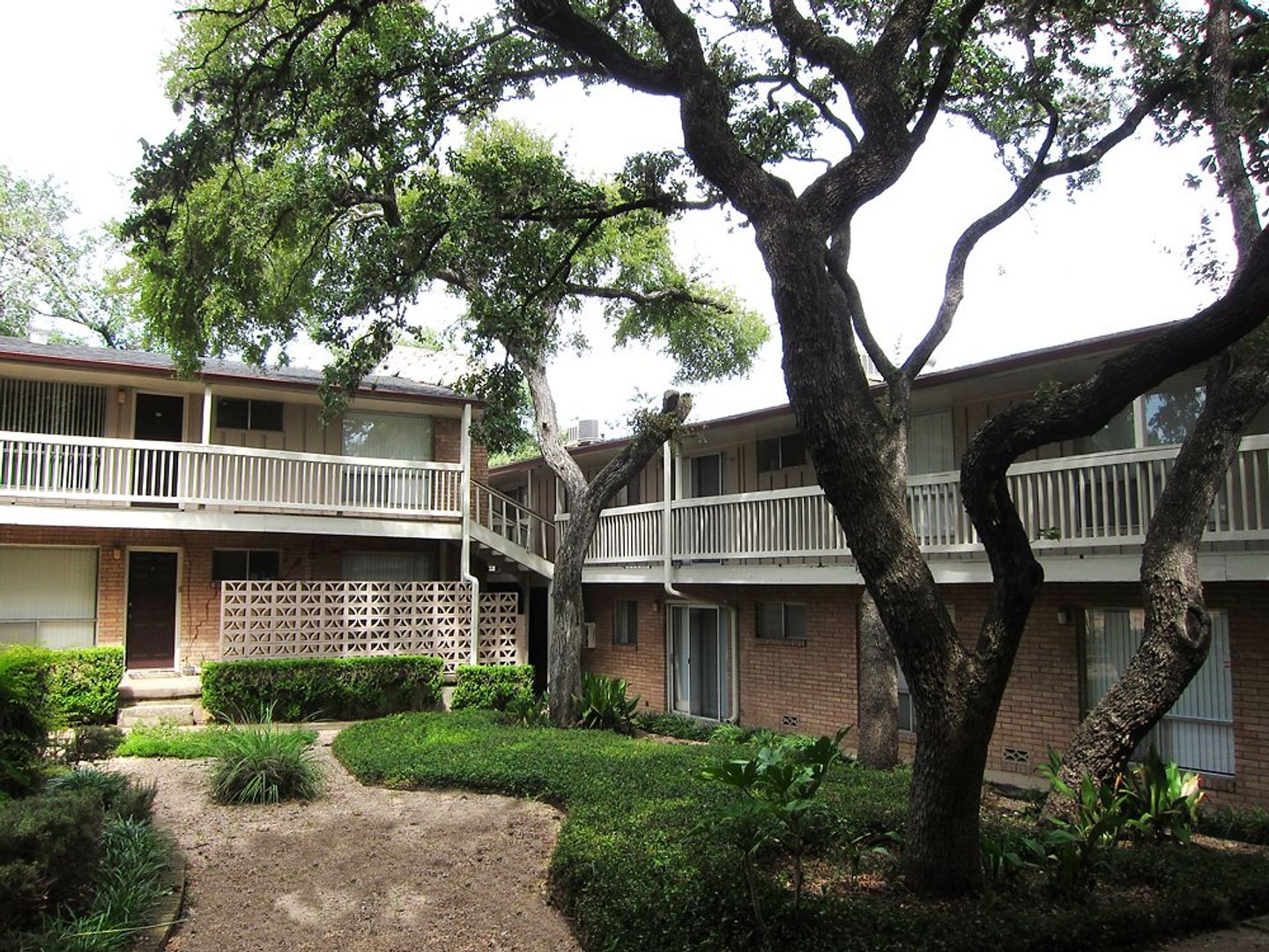 Austin Apartment: 1401 Enfield Rd.