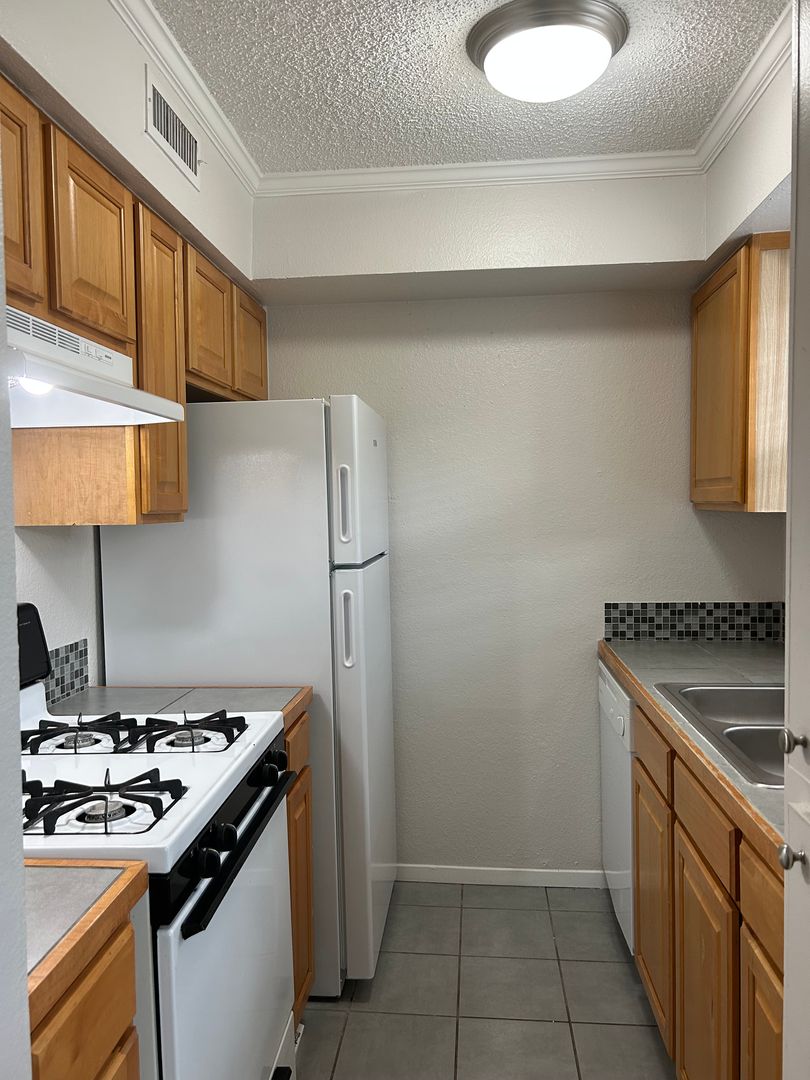 Austin Apartment: 2601 Penny Ln