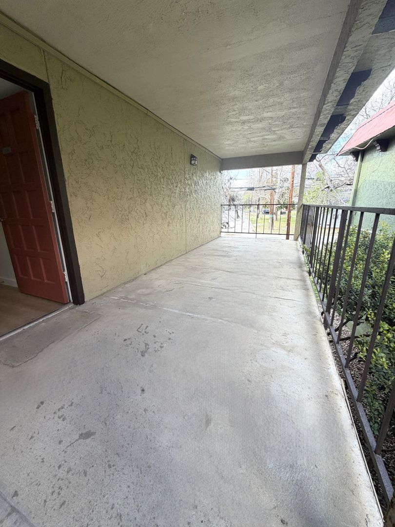 Austin Apartment: 2207 Lawnmont