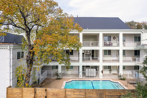 2 Bed, 2 Bath in West Austin – 988 Sq. Ft. (Waitlist) – photo 1