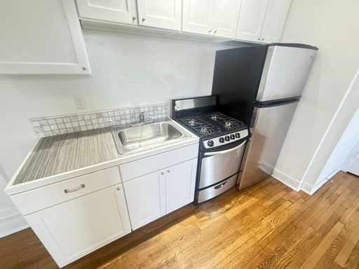 Enfield A1- 1 bedroom, 1 bath – photo 1