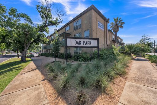 Oak Park A5TH- 1 bedroom, 1 bath Townhome – photo 1