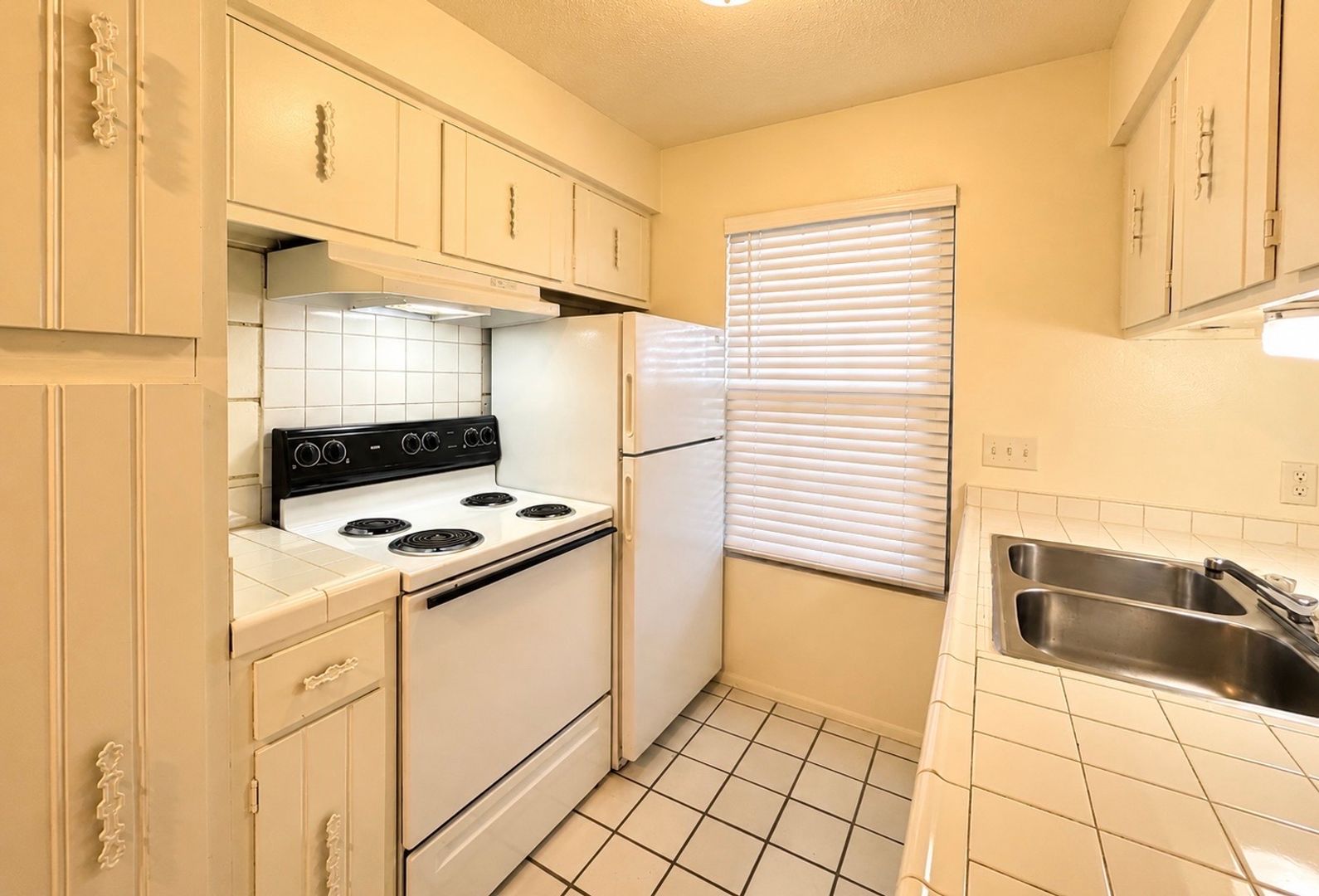 Austin Apartment: 109 W 39th St