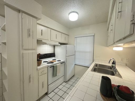 Su Casa A1- 1 Bedroom, 1 Bath – photo 1