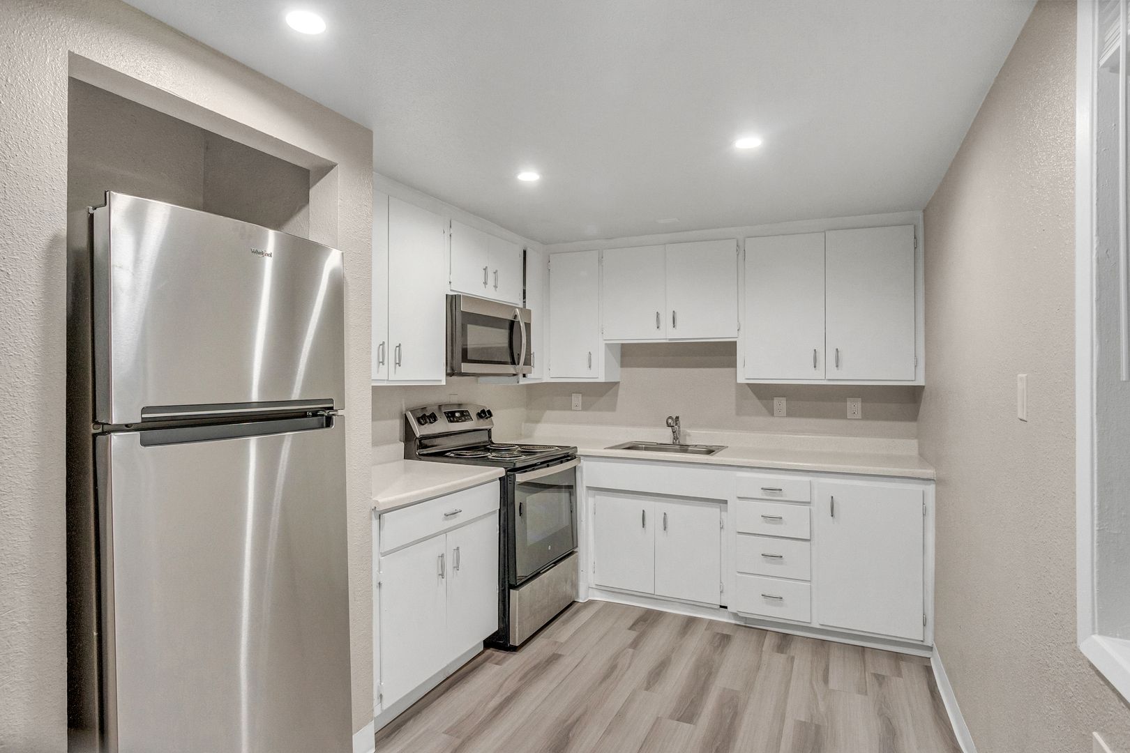Kent Apartment: 4813 S 252nd PL