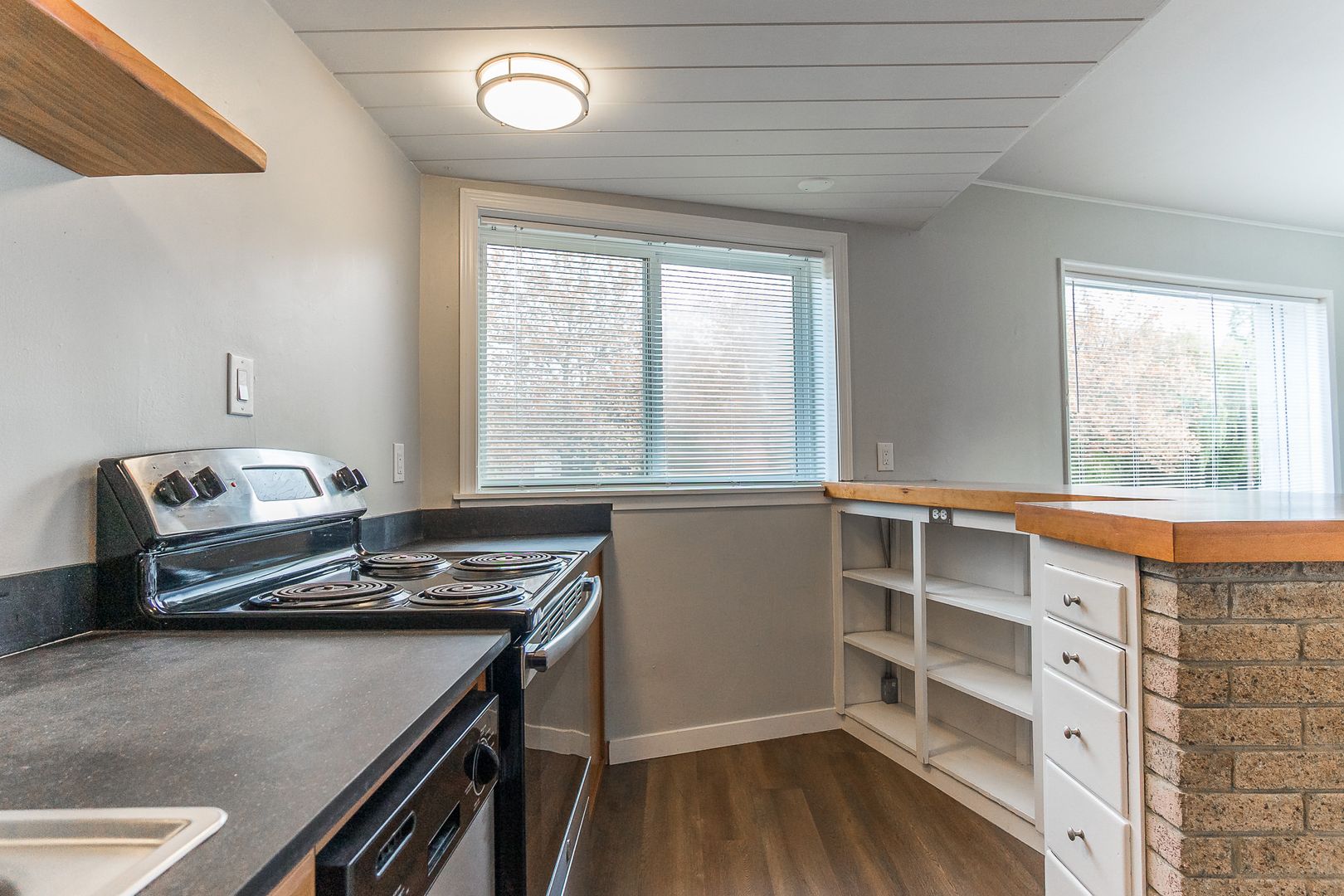 Seattle Apartment: 11429 Rainier Ave S