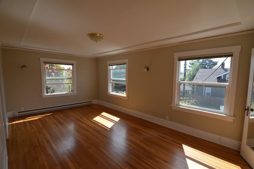 Historic Remodeled 1 Bedroom: Granite Counters, New appliances, Hardwoods – photo 1