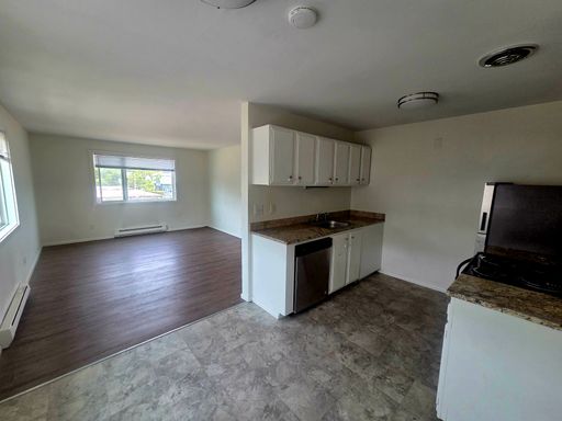 1 MONTH FREE + $500 Credit*- Modern Remodeled Apartment on Light Rail, Hardwood Floors, Granite, Stainless Appliances, DW – photo 1