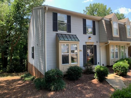 4BD/3.5BA townhome near NCSU & Downtown Raleigh available August 2026! – photo 1