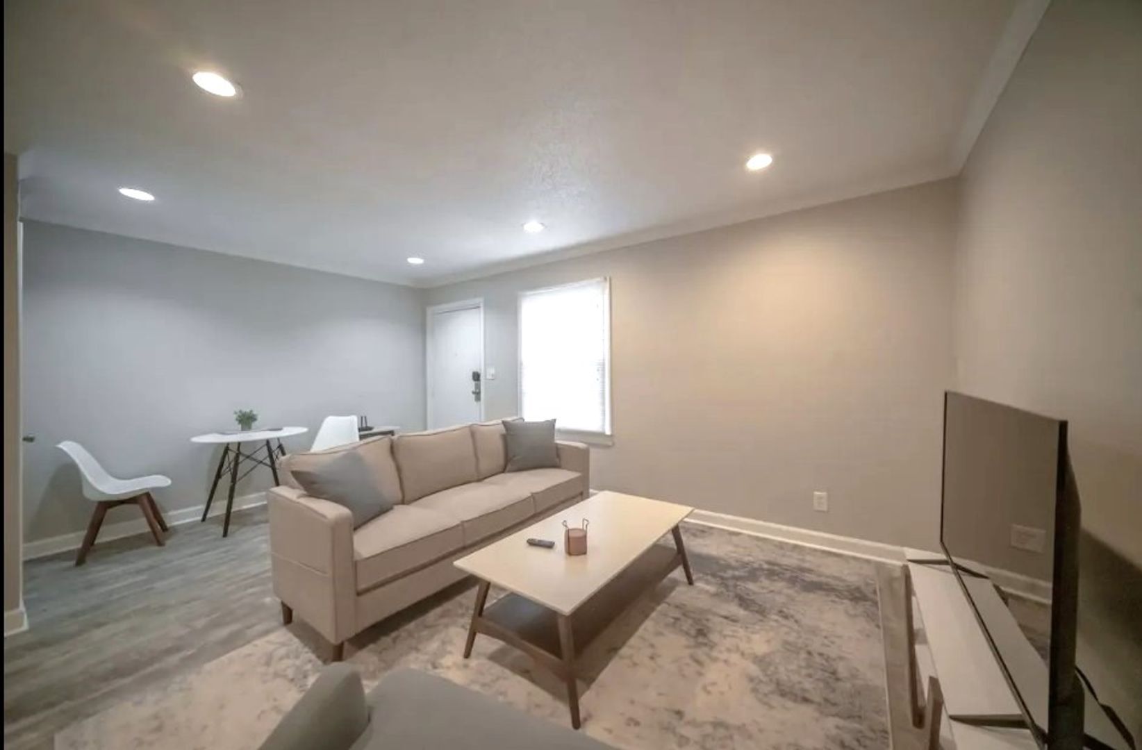 Raleigh Apartment: 1950 North Raleigh Blvd