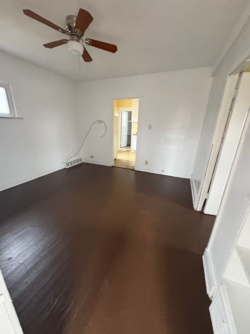 Cleveland Apartment: 3026 E 123rd St