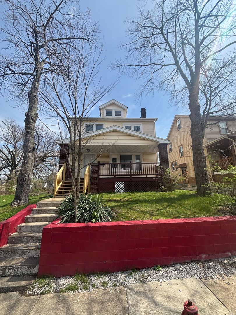 Garfield Heights House: 4391 e 139