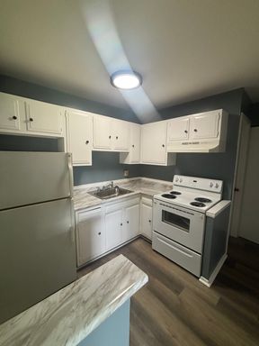 1bd Apt Maple Section 8 – photo 1