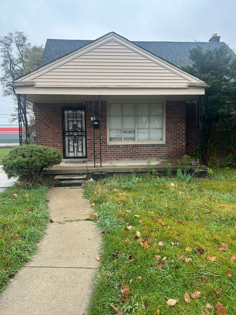 Detroit House: 11420 Longacre St.