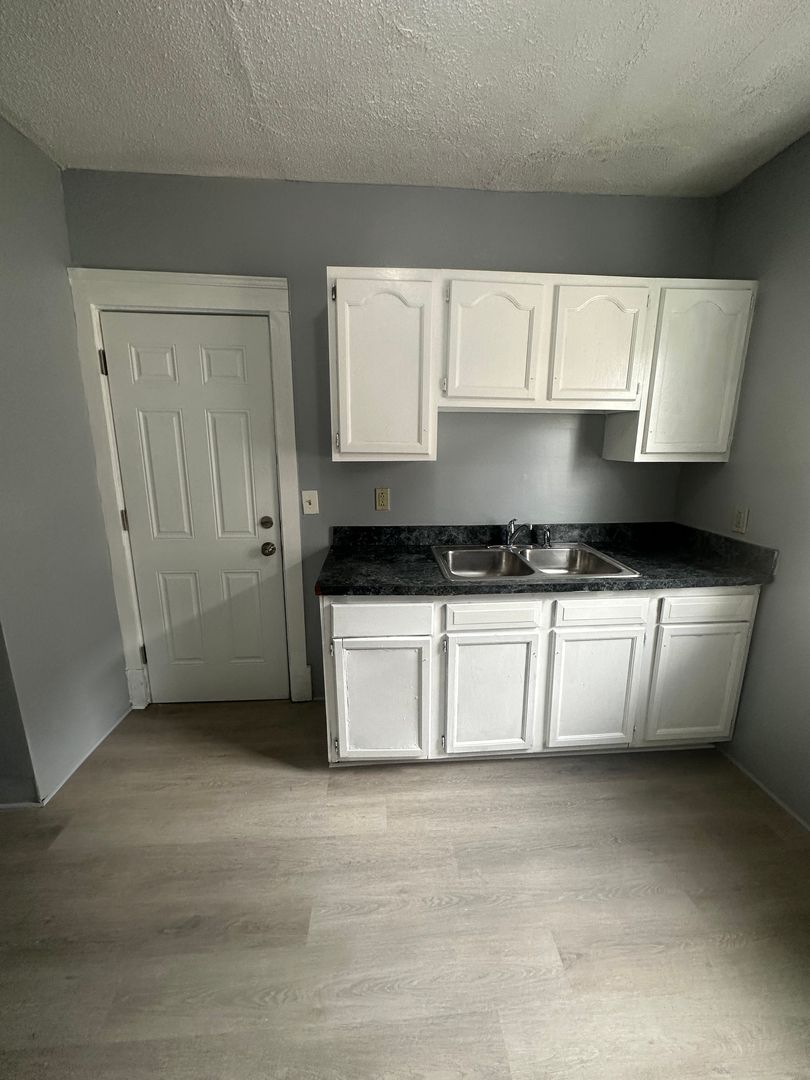 Cleveland Apartment: 11414-16 FAIRPORT