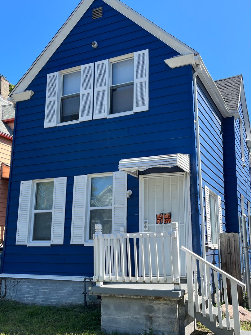 Cleveland House: 579 E 99th St