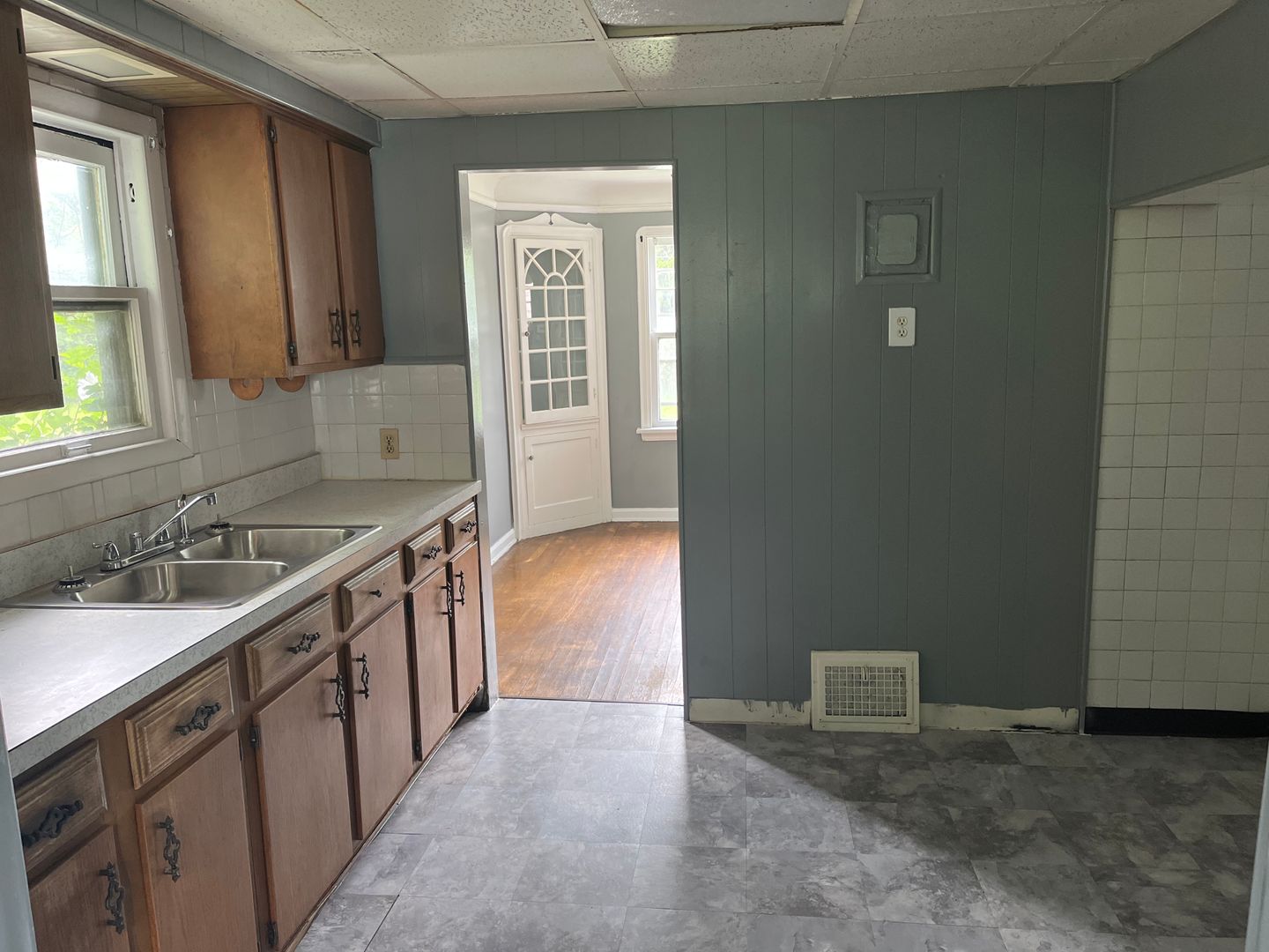 Cleveland House: 14117 Saybrook