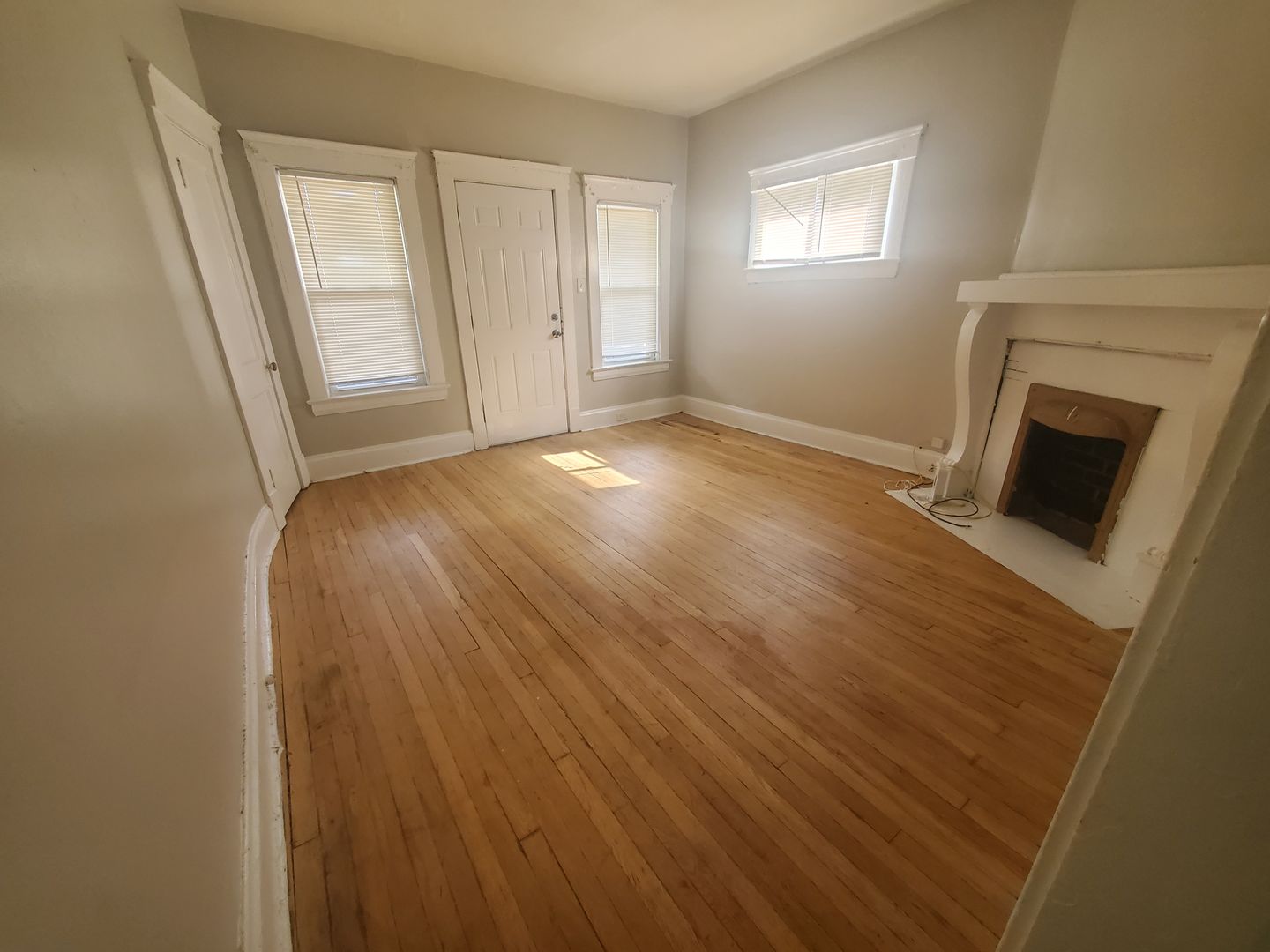 Cleveland Apartment: 1446 e 115 - 4