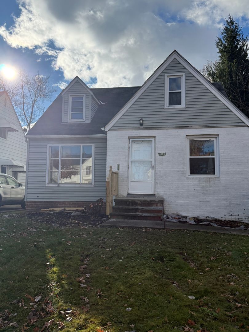 South Euclid House: 4066 Hinsdale Rd