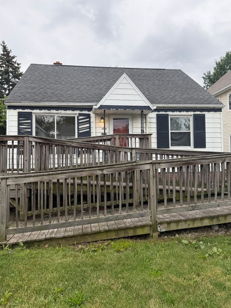 Euclid House: 1526 E 204th St