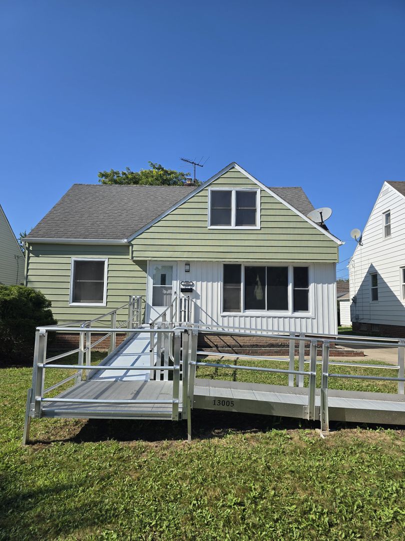 Garfield Hts House: 13005 Oak st