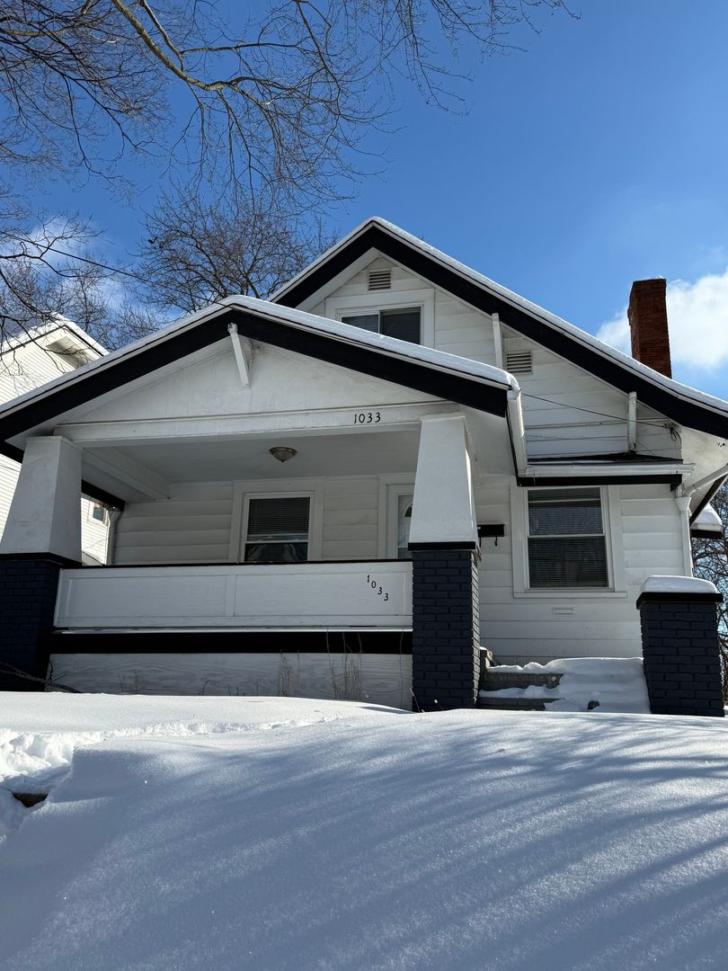 Akron House: 1033 Chalker St