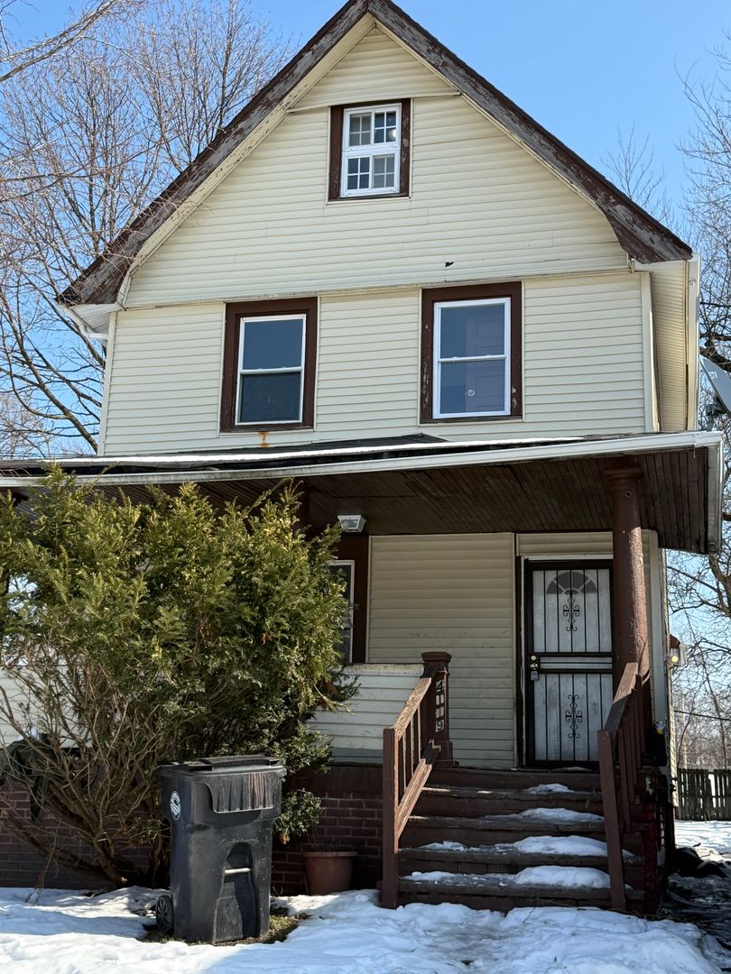 Cleveland House: 4119 E 111th St