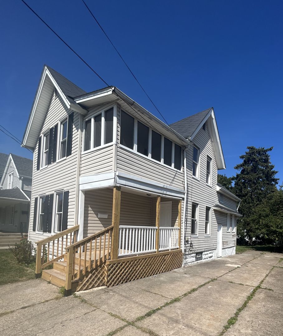 Cleveland House: 3524 Henritze Ave