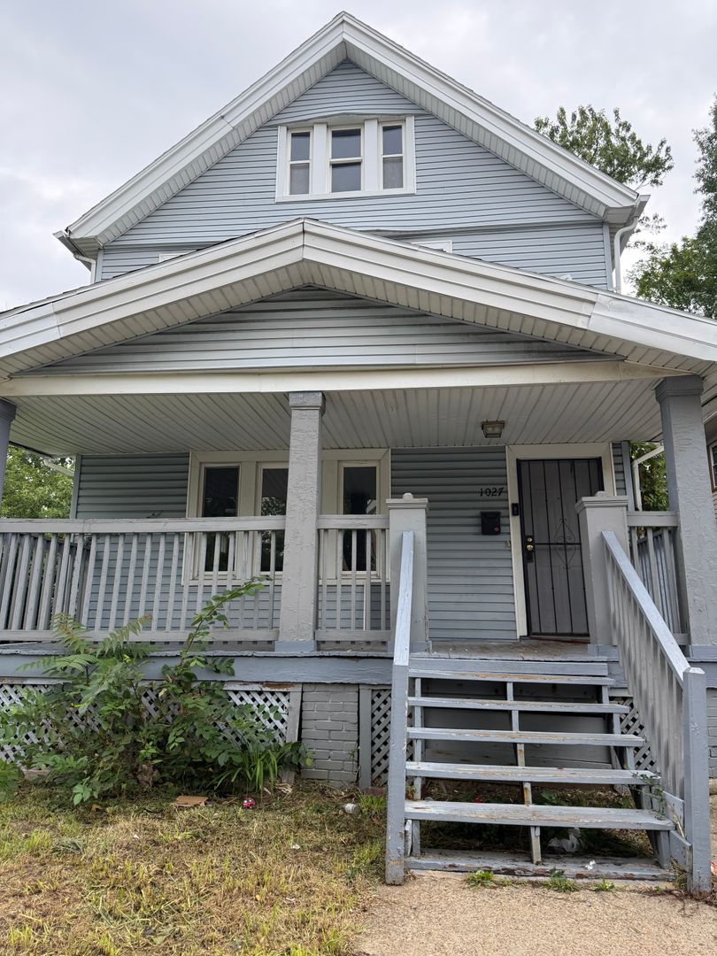 Cleveland House: 1027 E 148th St