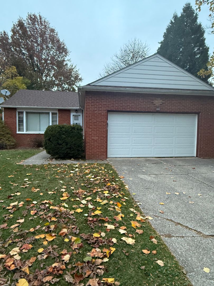 Euclid House: 1905 Braeburn Park Dr