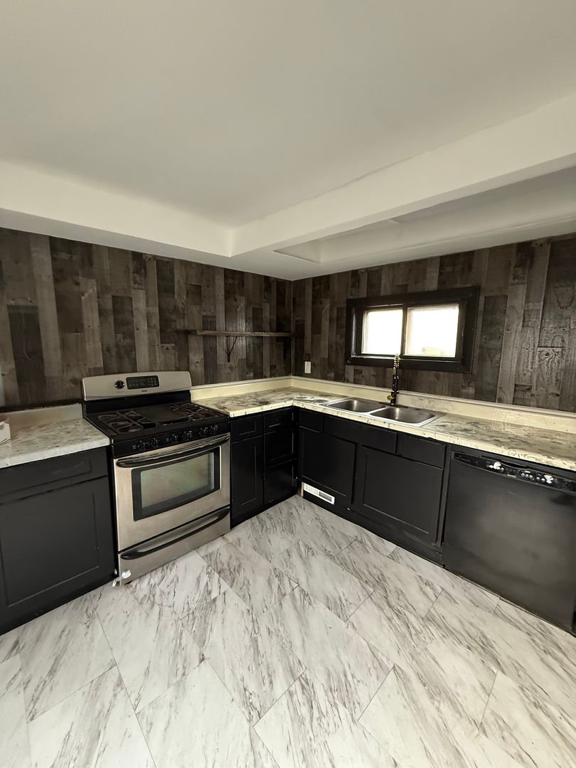 Cleveland House: 3351 E 65th St