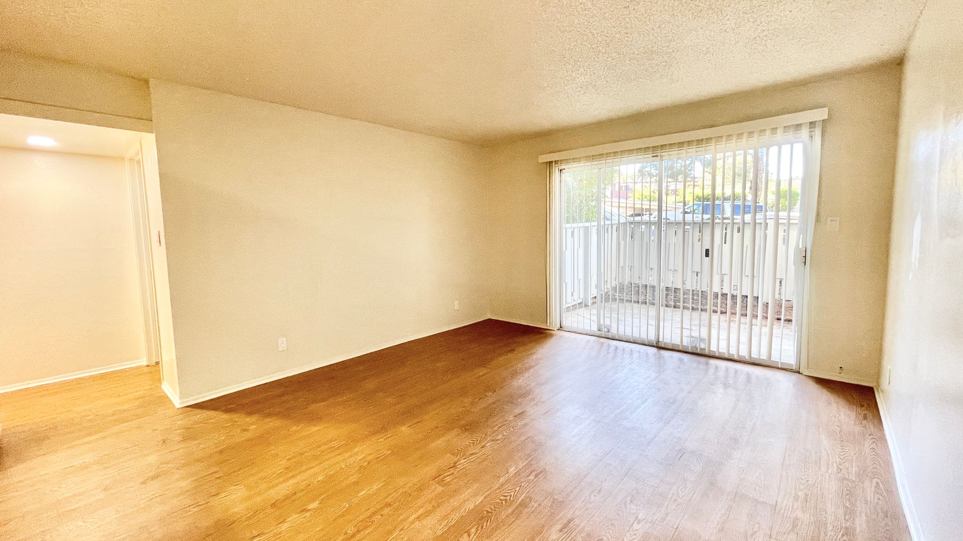 Belmont Apartment: 1240 Alameda De Las Pulgas