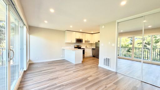 Fully Renovated Studio with Private Deck! – photo 1