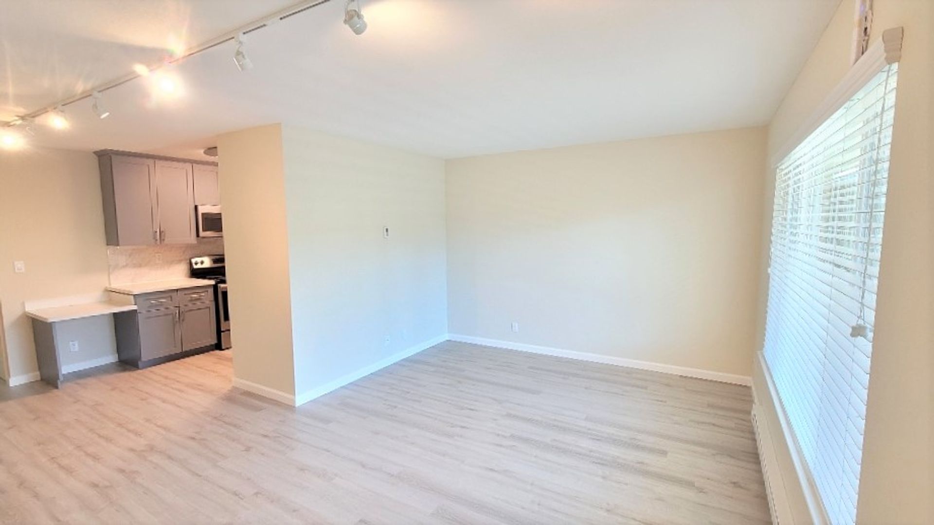 San Mateo Apartment: 438 N. El Camino Real
