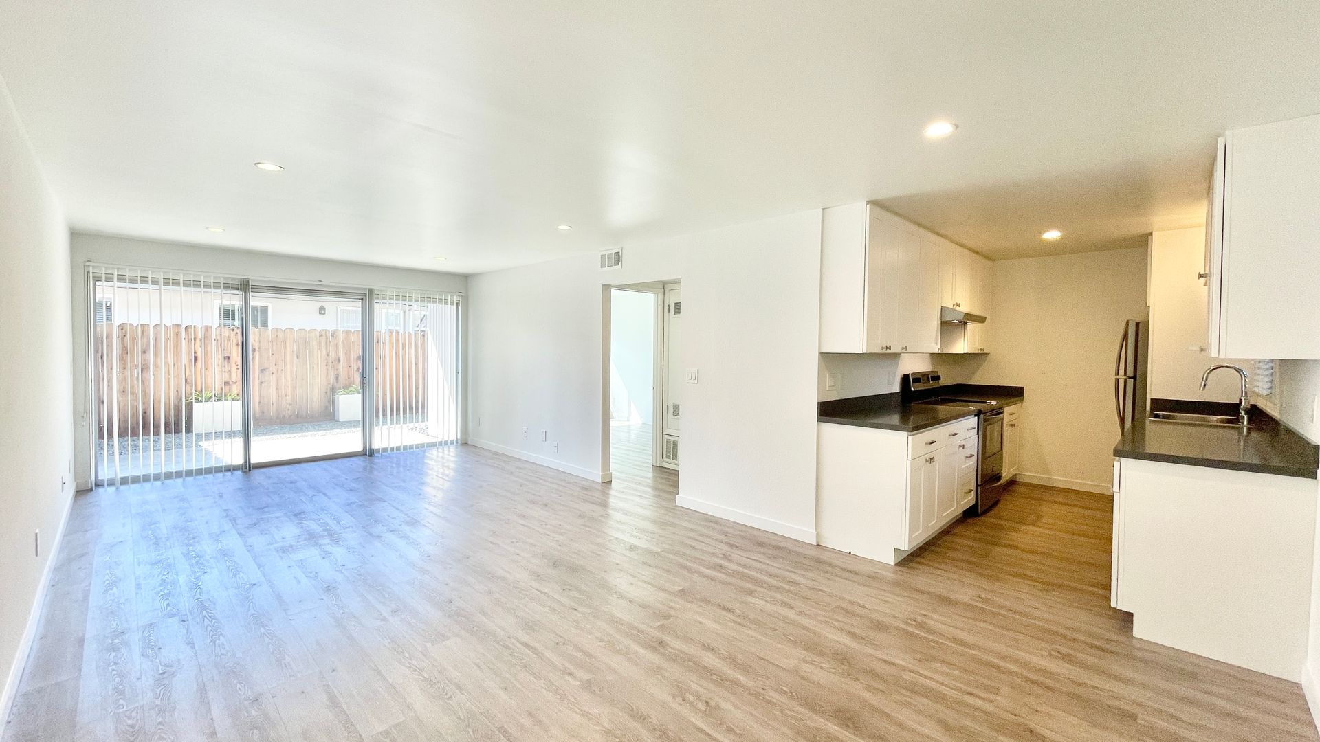 Mountain View Apartment: 914 Mountain View Avenue