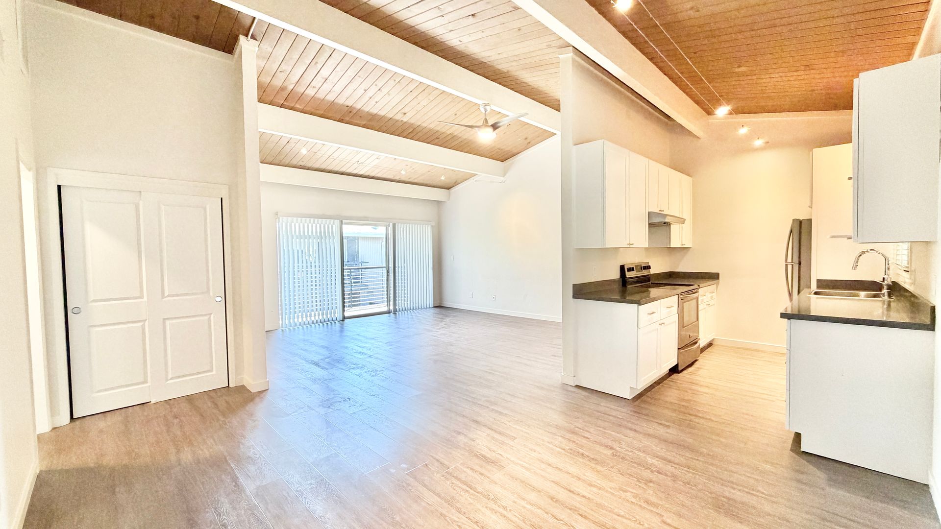 Mountain View Apartment: 914 Mountain View Avenue