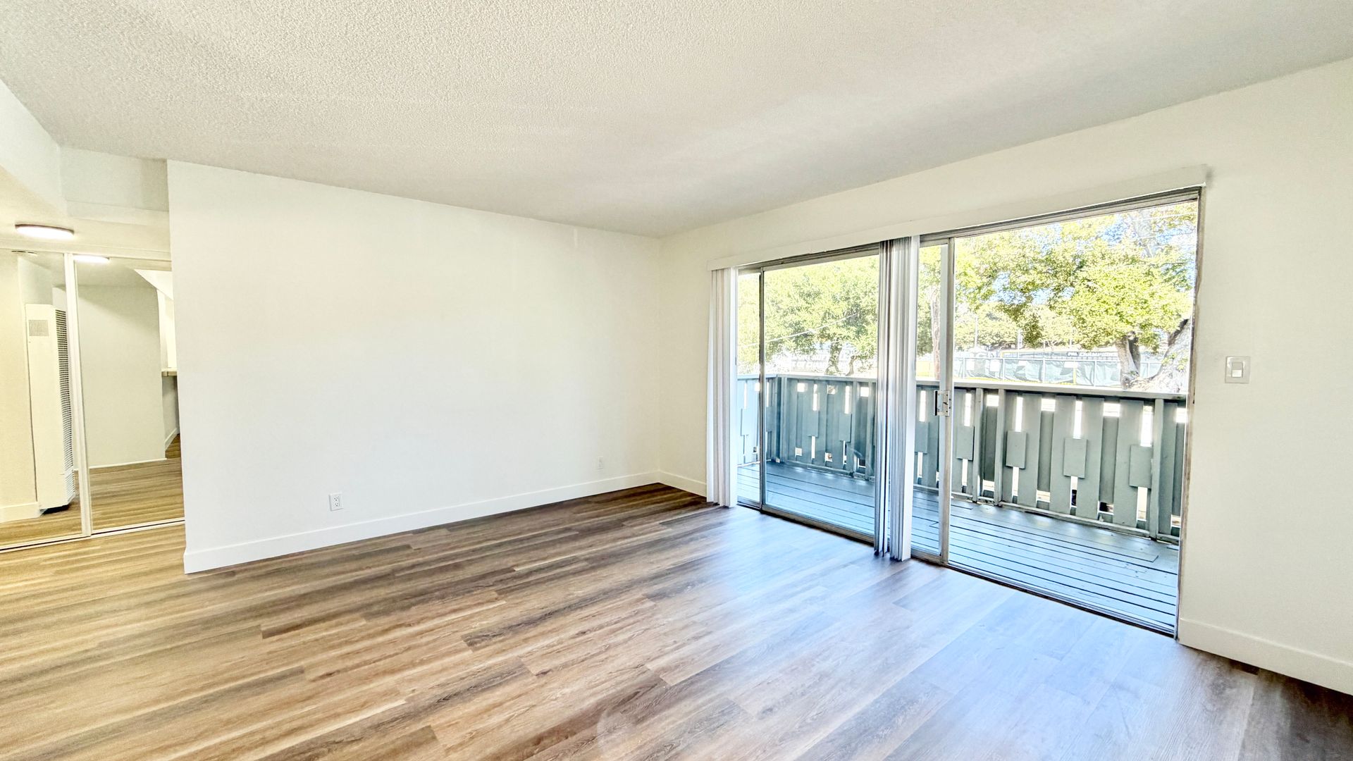 Belmont Apartment: 1240 Alameda De Las Pulgas