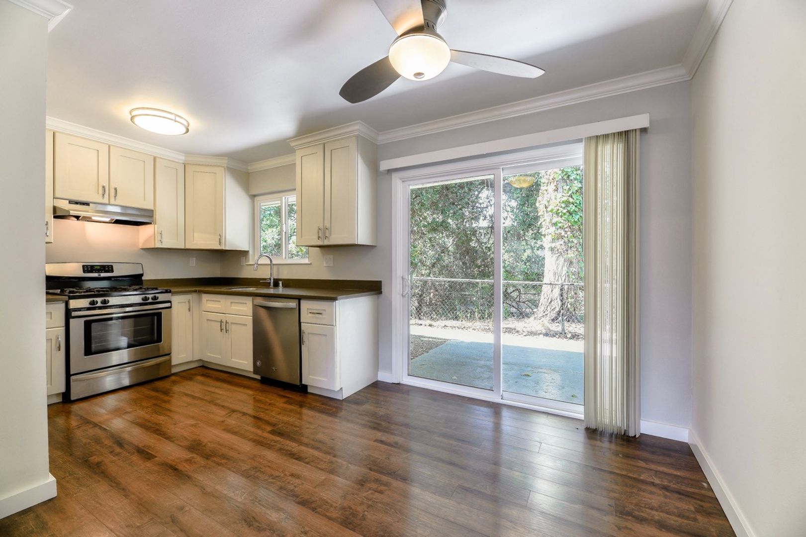 Mountain View Apartment: 23 Mercy Street