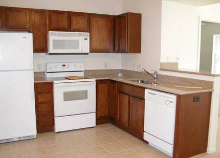 Urbana Apartment: Stratford Residence