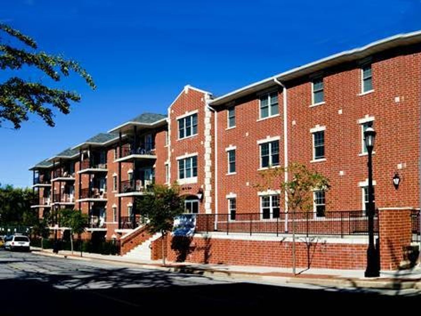 Urbana Apartment: Stratford Residence