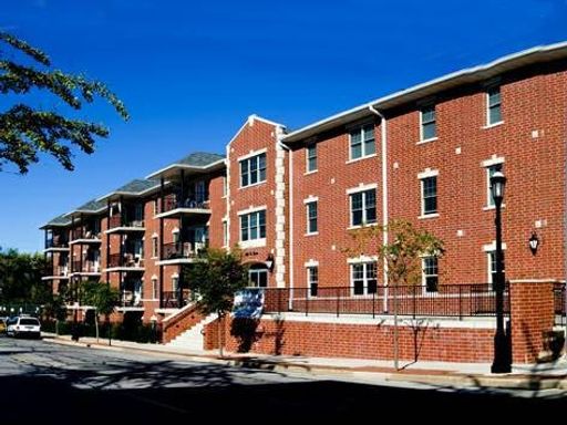 Available Now! 2BR/2BA Living in Downtown Urbana- Stratford Residences – photo 1
