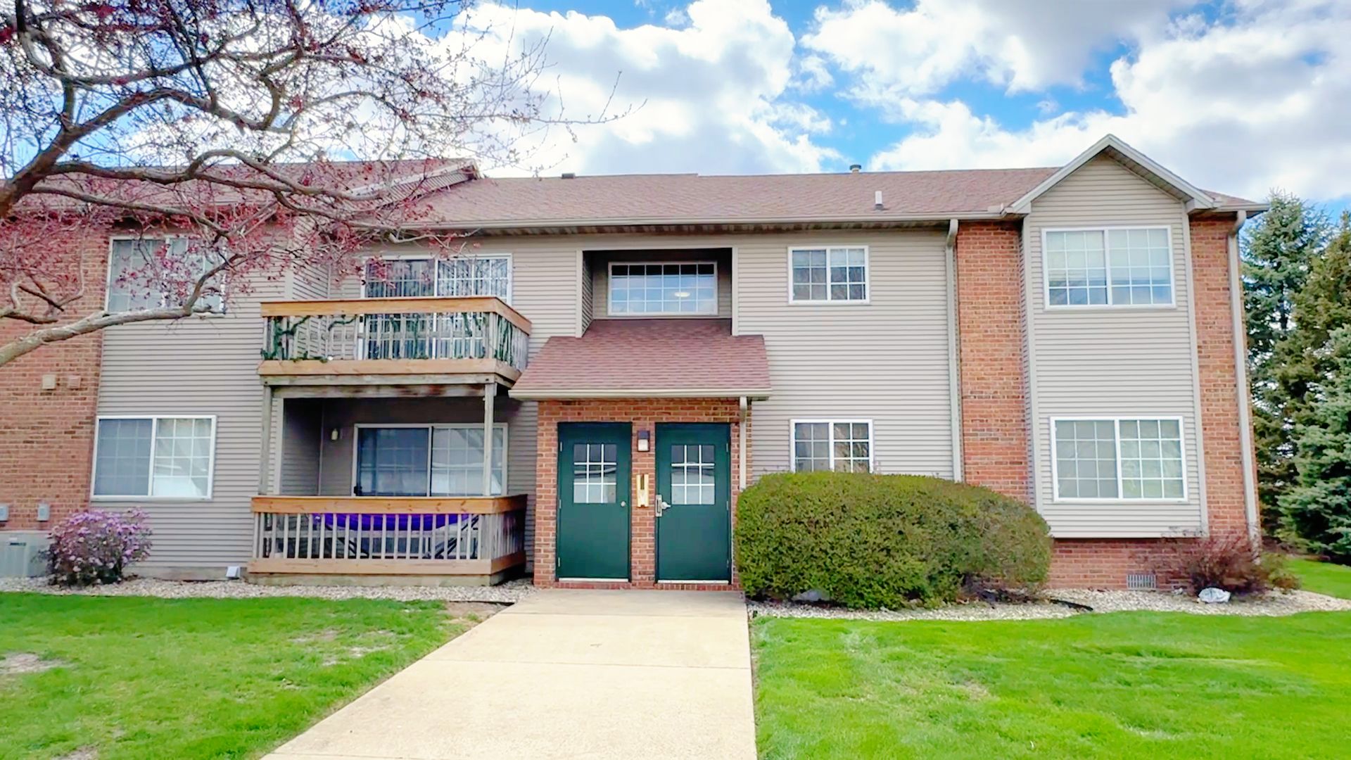 Savoy Apartment: 1203 Wesley Ave