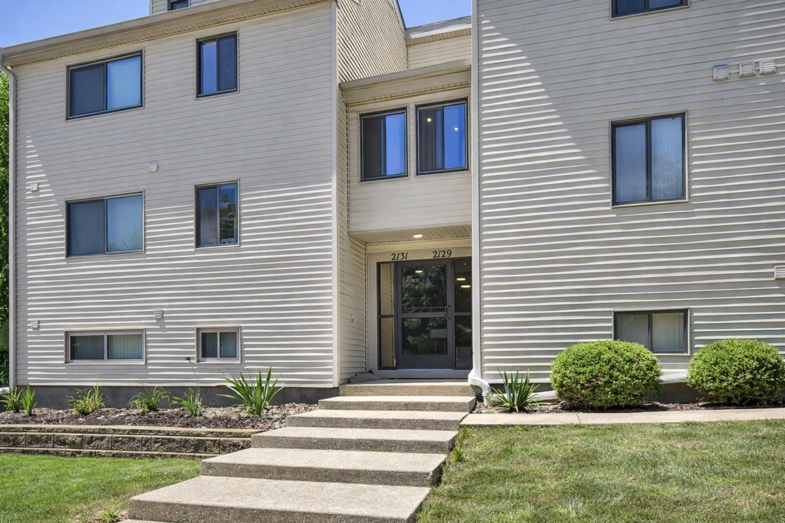 Champaign Apartment: 2129 A Melrose Drive