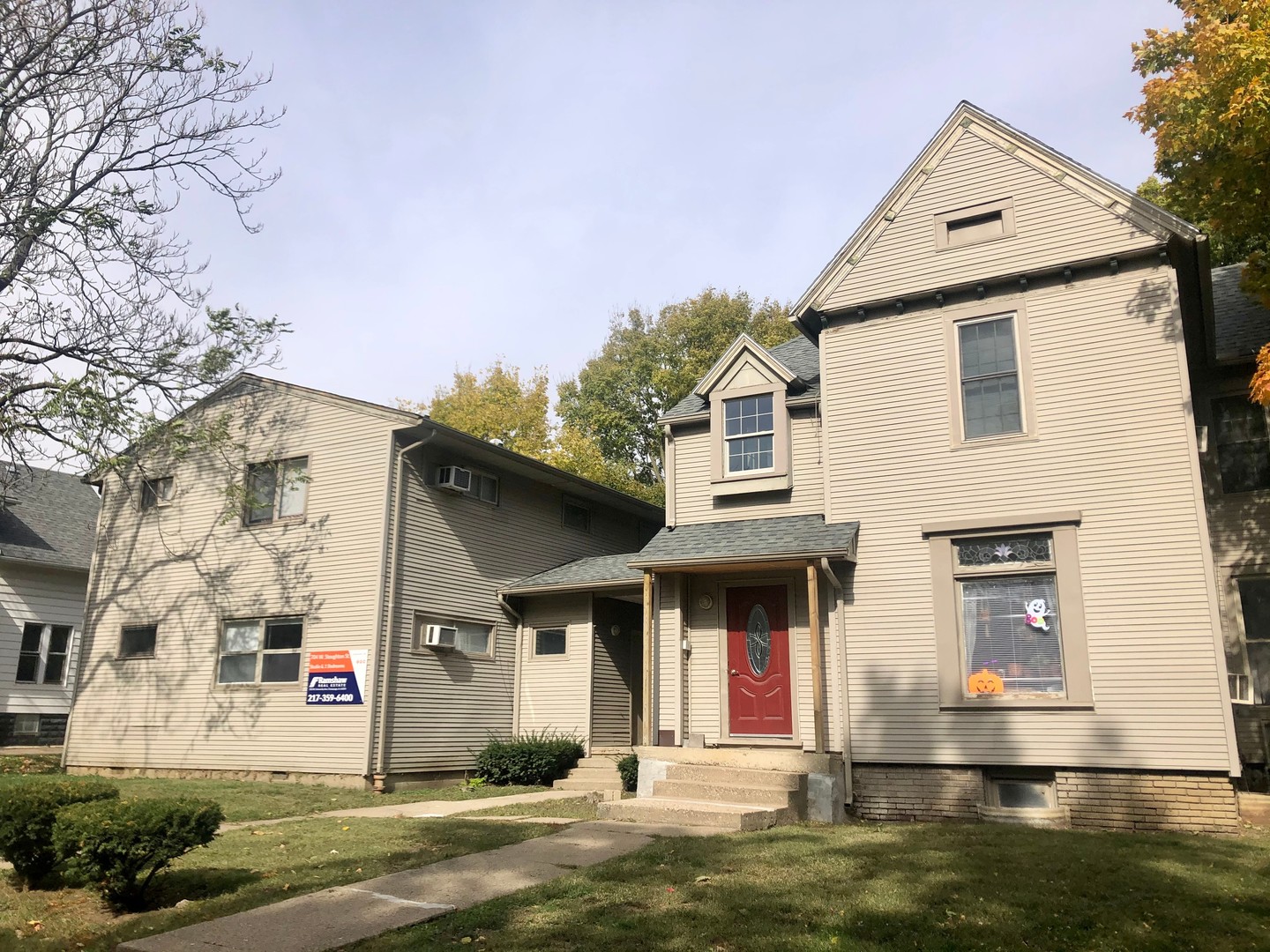 Urbana Apartment: 704 Stoughton