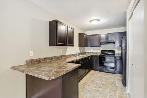 Immediate Move-In One-Bedroom Apartment | Eastland Apartments – photo 1