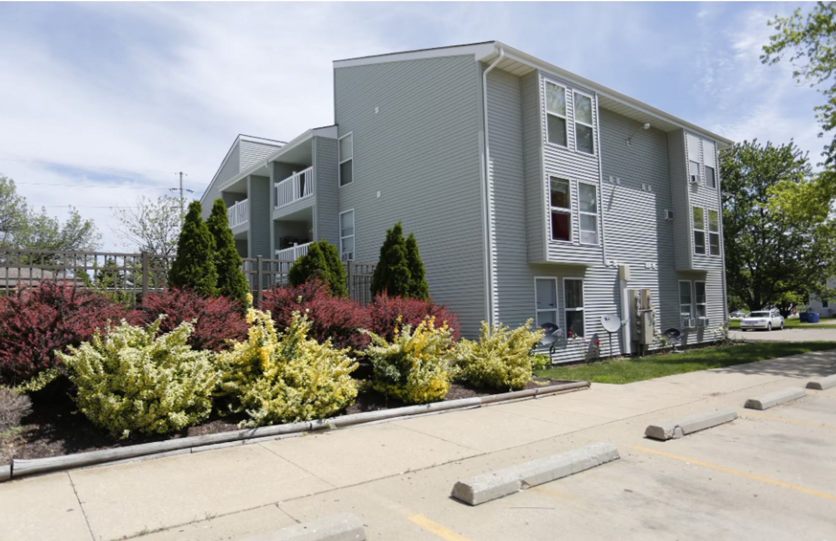 Champaign Apartment: 2408 Highview Ct